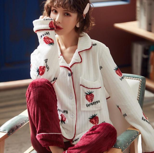 Winter Thick Flannel Warm Pajamas for Women Pyjamas Cute Coral Fleece Sheep Female Pajama Set sleepwear Home Suit